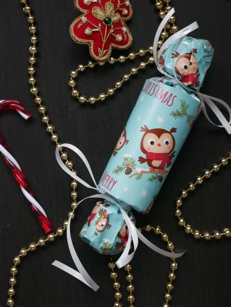 How to Make British Christmas Crackers (+ Tips) - girl gone london