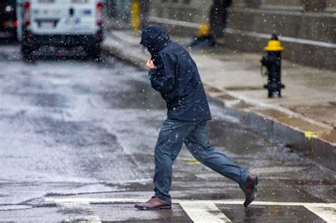 Power returns in southeastern Mass. as strong storm blows out | WBUR News