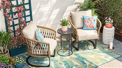 Easy Ways to Update Your Small Outdoor Space | Lowe's