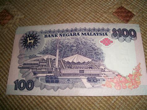 collectible items: Duit Malaysia lama RM100