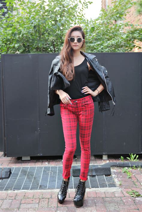 Checkered Pants, Red Checkered, Online School Outfits, Black Tank Tops, Fashion Pants, Everyday ...