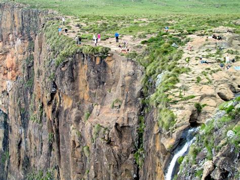 Hiking Drakensberg Amphitheatre - Travel Feed