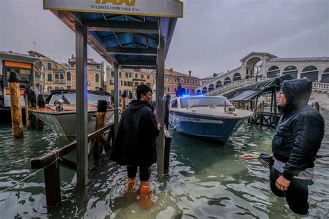 Venice Is Experiencing Its Worst Flooding In 10 Years And The Pictures ...