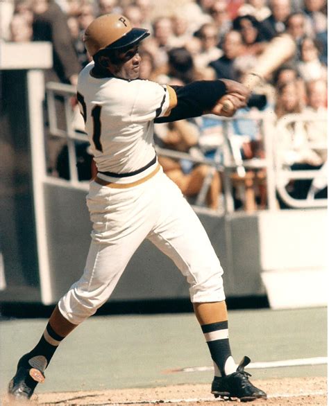 Roberto Clemente | Roberto clemente, Pirates baseball, World baseball classic