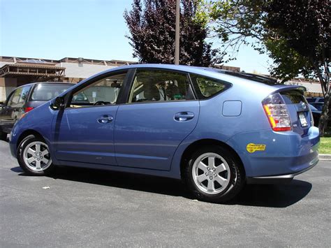 2005 Toyota Prius - Information and photos - MOMENTcar