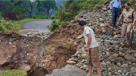 3 dead as devastating landslide hits Kedarnath yatra route, 16 still ...