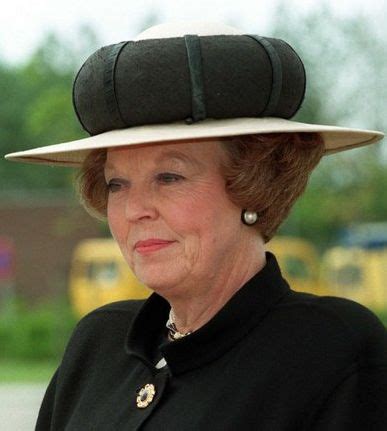 Dutch Inauguration Countdown: Who Designs Queen Beatrix’s Hats? Alexia ...