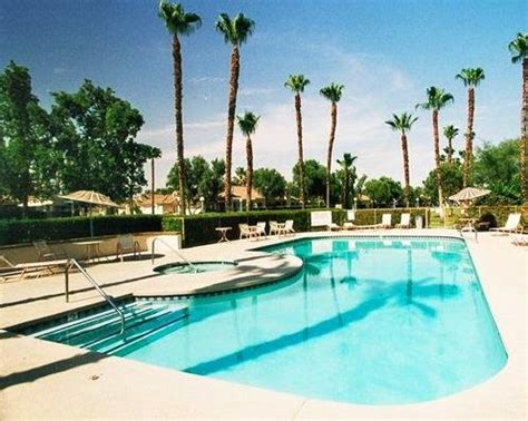 4 Seasons at Desert Breezes Resort | RedWeek