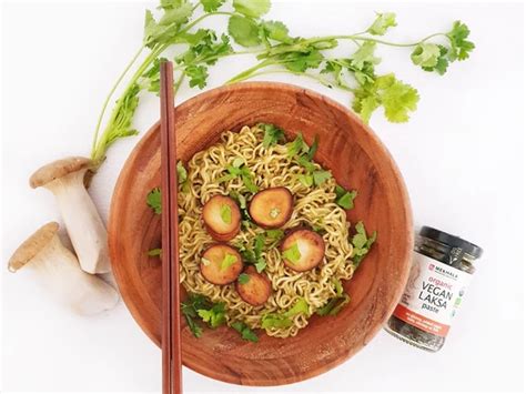 Healthy Vegan Laksa Instant Noodles with Vegan "Scallops" | Mekhala Living