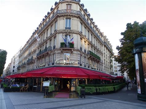 Restaurant Le Fouquet's au 99 avenue des Champs-Elysées à Paris - Avenue des Champs-Élysées ...