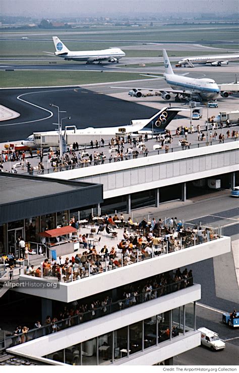 Bring back the airport observation deck! - A Visual History of the World's Great Airports