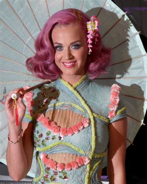 Katy Perry Hairstyles: Katy Perry Hair Color Photos