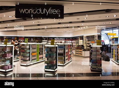 Duty Free Shop - Terminal 5 - Heathrow Airport - London Stock Photo - Alamy