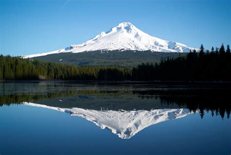 Trillium Lake, Mount Hood area, Oregon: Slava Nikulin: Galleries: Digital Photography Review