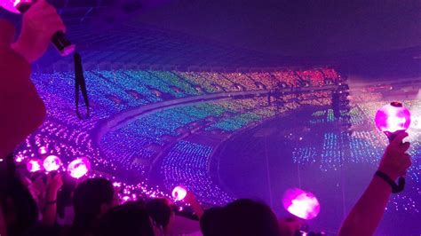 Army Bomb rainbow ocean | BTS | LOVE YOUSELF World Tour | Bts world tour, Bts concert, Bts army bomb