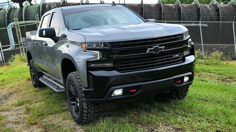 2019-chevy-silverado-1500-trail-boss-mileage - The Fast Lane Truck