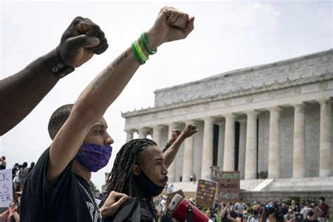 Protesters pour into Washington D.C. for city’s largest demonstration yet - The Globe and Mail