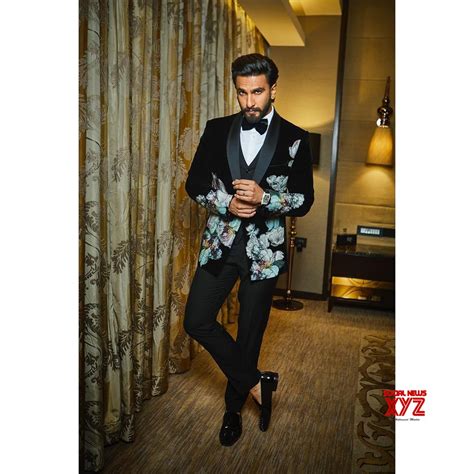 Ranveer Singh Stills From HELLO Hall Of Fame Awards 2019 - Social News XYZ