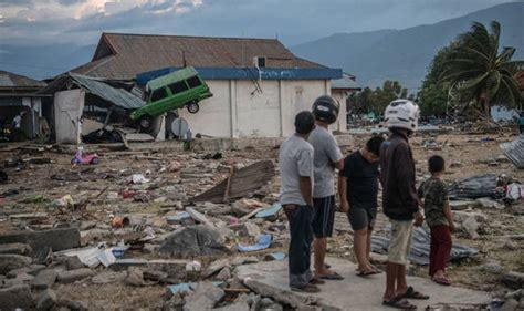 Indonesia tsunami: Death toll could reach THOUSANDS after deadly tsunami | World | News ...