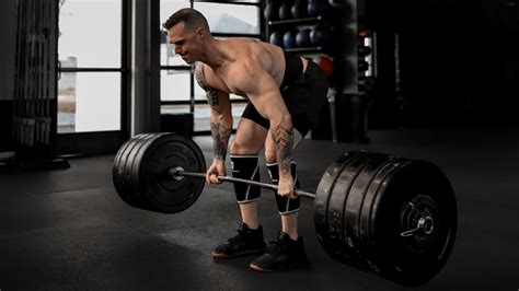 Wearing A Lifting Belt for Deadlifts: Should You Do It?