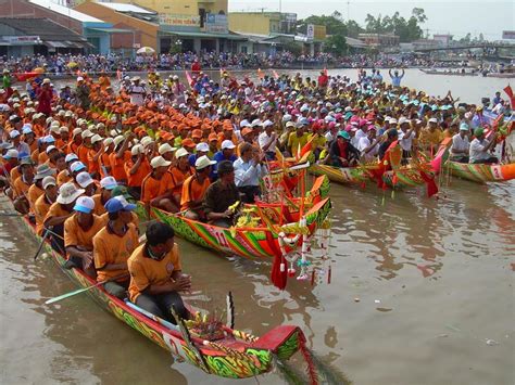 Ghe Ngo boat racing festival in Soc Trang Province