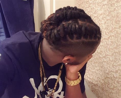 Barrel twists mohawk #locs #dreads #menwithlocs | Locs hairstyles, Dreadlock styles, Dread ...