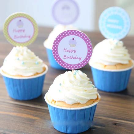 Personalize Seals with iClickn'Print for Birthday Cupcakes | TheRoyalStore Blog