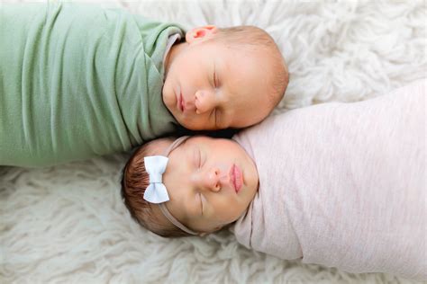 Welcome to the World twins, fraternal twins, newborn picture ideas ...