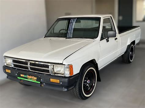 1999 Toyota Hilux 2400 D LWB Single-Cab - We Sell Bakkies