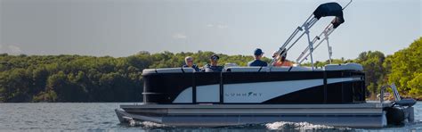 Crest Pontoons | Find Your Perfect Pontoon Boat Today!