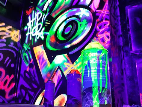 Graffiti Neón Cubo Flo!!! | Graffiti wallpaper, Neon aesthetic, Graffiti