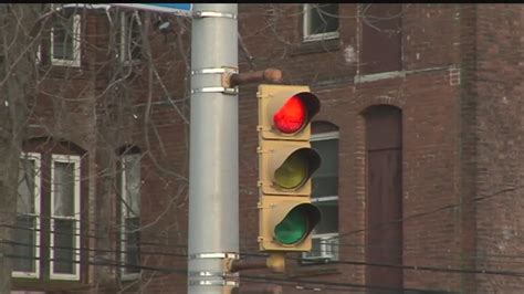 What’s with the blinking traffic lights in downtown Holyoke? - YouTube