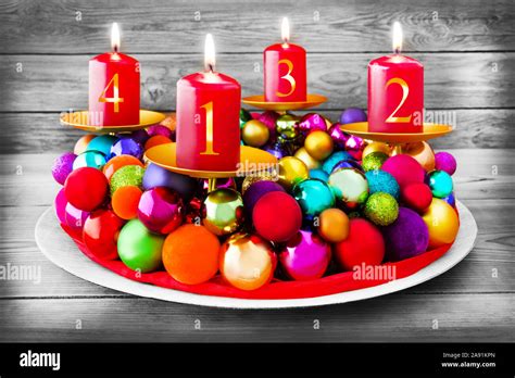 Advent wreath and four candles Stock Photo - Alamy