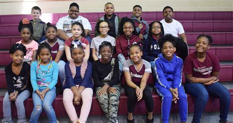 Student Ambassadors ‘give back’ to the area by assisting athletes | Blytheville School District