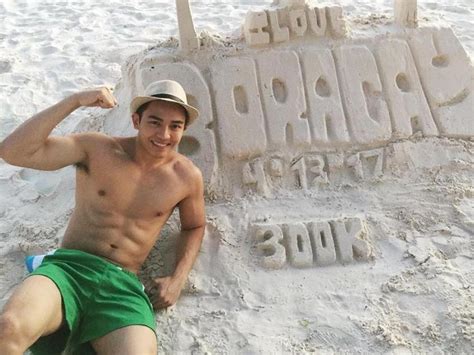 Jak Roberto celebrates 300k followers with sand sculpture | Showbiz ...