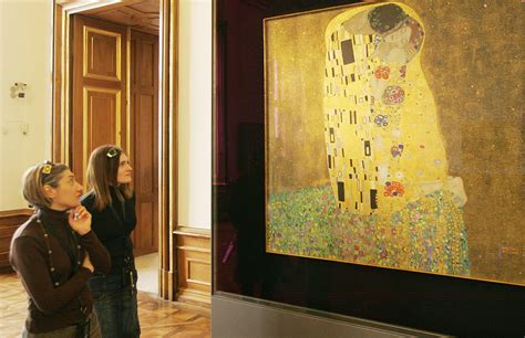 The Kiss ~The painting is now in the Österreichische Galerie Belvedere ...