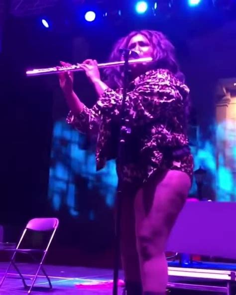 Lizzo playing flute : r/Lizzo