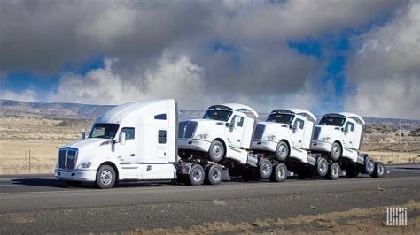 April Class 8 truck orders hit 25-year low - FreightWaves