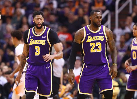 Report: Rajon Rondo pushing Lakers teammates to feed ball to LeBron James and Anthony Davis ...