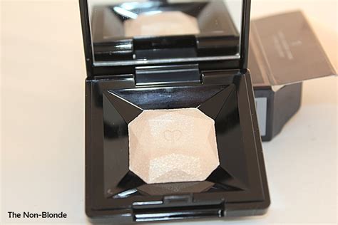 Cle de Peau Cream Eye Shadow (No.1) | The Non-Blonde