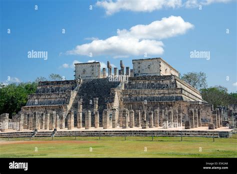 Temple of Warriors Chichen Itza Yucatan Mexico Stock Photo - Alamy