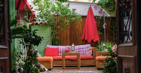 10 Incredible Garden Decor Ideas for this Summer