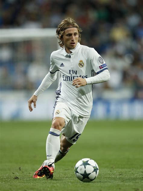 Luka Modric Signs Contract Extension Until 2020