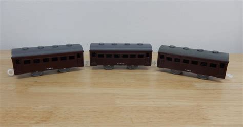 Details about Set of 2 Brown Express Passenger Coaches Plarail Trackmaster Thomas TOMY Action ...