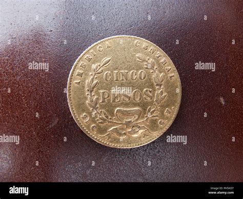 5 pesos hi-res stock photography and images - Alamy