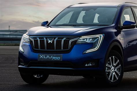 Mahindra XUV700 AX3 On-Road Price and Offers in Bangalore