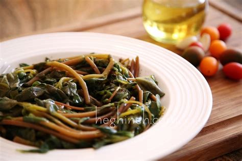 Purslane Salad Recipe - Դանդուռով Աղցան - Heghineh.com