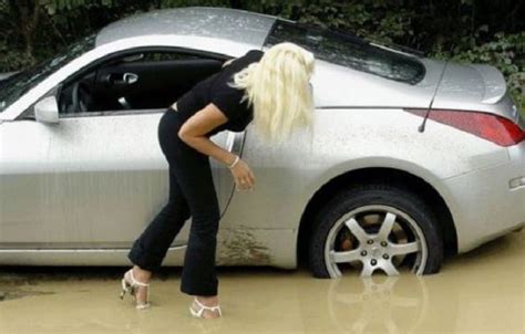 20 Funny Girl Fails From All Over The World