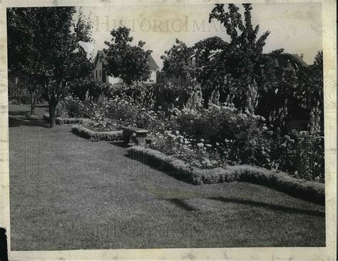 1938 Flower garden at Fairview village in Ohio - Historic Images