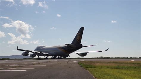 UPS 747-400F - YouTube